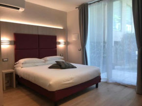 Отель Verona Apartments & Rooms  Верона